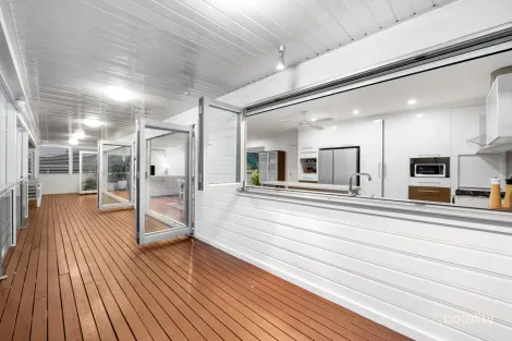 Property photo of 135 K P McGrath Drive Elanora QLD 4221