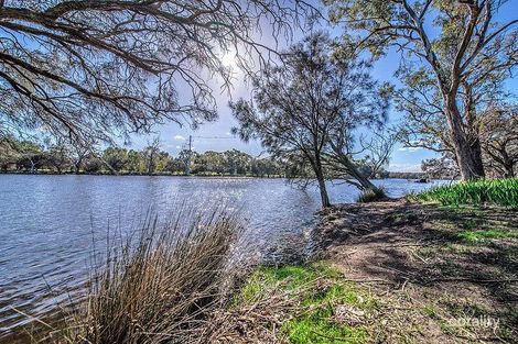 Property photo of 106 Riverside Drive South Guildford WA 6055