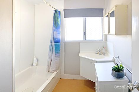 Property photo of 18 Middle Crescent Dysart QLD 4745