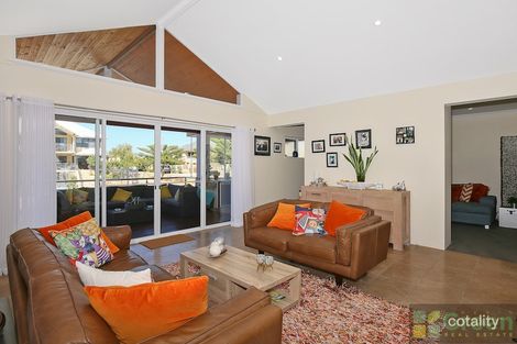 Property photo of 72 Sandpiper Island Retreat Wannanup WA 6210