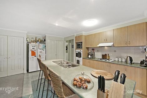 Property photo of 51 Edgbaston Circuit Berwick VIC 3806