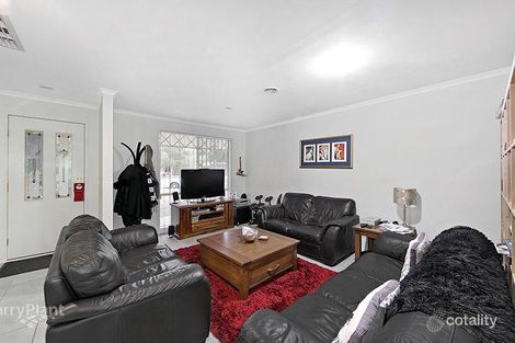 Property photo of 51 Edgbaston Circuit Berwick VIC 3806