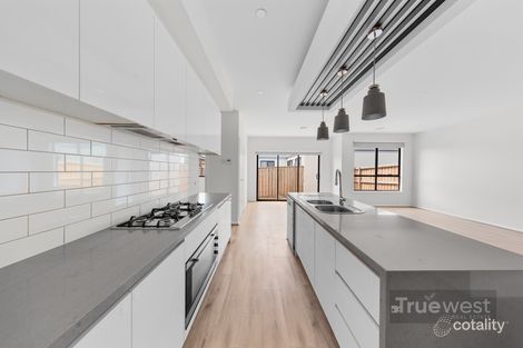 Property photo of 5 Moneta Way Weir Views VIC 3338