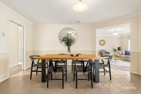 Property photo of 10 Cavill Close Langwarrin VIC 3910