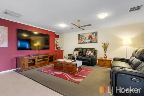 Property photo of 12 Somerset Grove Craigmore SA 5114