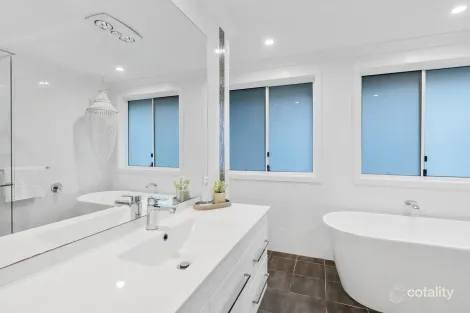 Property photo of 33 Yanderra Crescent Narara NSW 2250