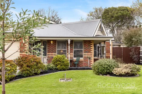 Property photo of 10 Cavill Close Langwarrin VIC 3910