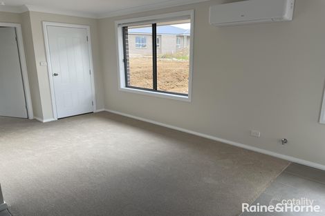 Property photo of 44 Mustang Close Hillvue NSW 2340