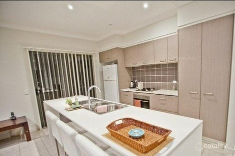 Property photo of 33 Highcrest Circuit Molendinar QLD 4214