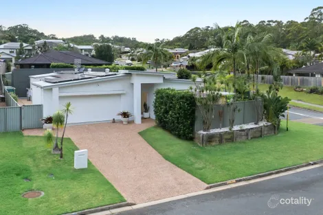 Property photo of 9 Emerson Drive Bonogin QLD 4213