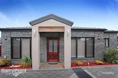 2/14 Haywood Gr, Melton West, VIC 3337