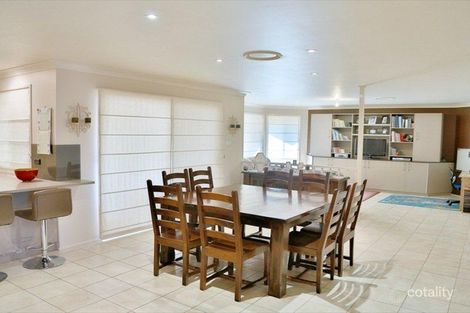 Property photo of 26 Springvale Circuit Cameron Park NSW 2285