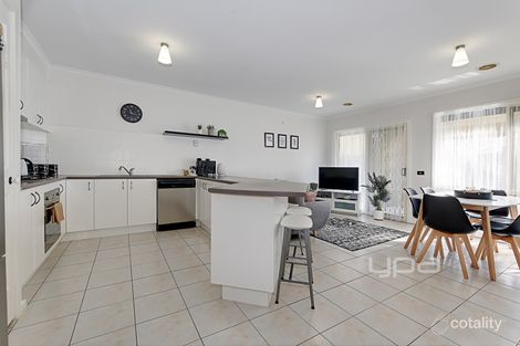 Property photo of 10 Corona Place Roxburgh Park VIC 3064
