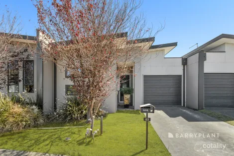 63 Havana Pde, Pakenham, VIC 3810