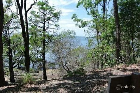 11 Coast Rd, Macleay Island, QLD 4184