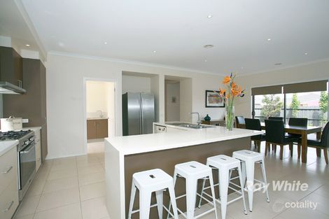 Property photo of 2 Dalray Street Sandhurst VIC 3977