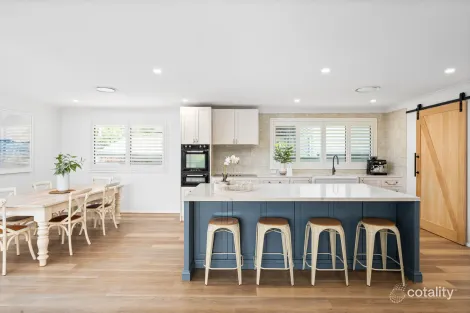 Property photo of 8 Craigend Street Wyoming NSW 2250