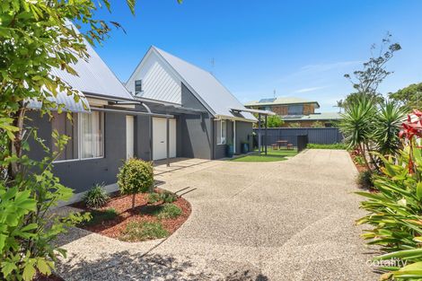 2/7 Currawong St, Mudjimba, QLD 4564