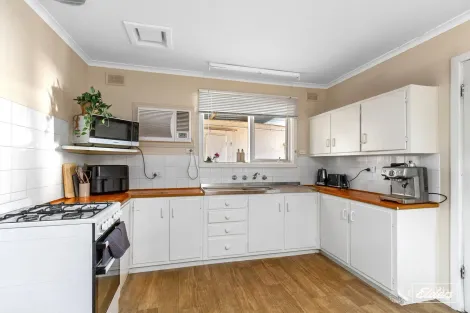 Property photo of 10 Grevillea Street Whyalla Stuart SA 5608