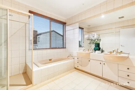 Property photo of 24 Higgins Close Dingley Village VIC 3172