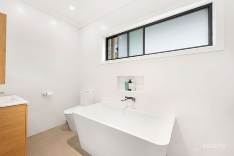 Property photo of 7 Douglas Avenue East Tamworth NSW 2340