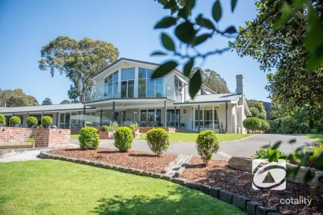 443 Army Rd, Pakenham, VIC 3810