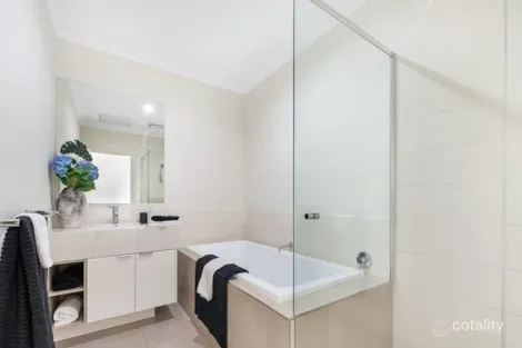 Property photo of 30 Linden Drive Keysborough VIC 3173