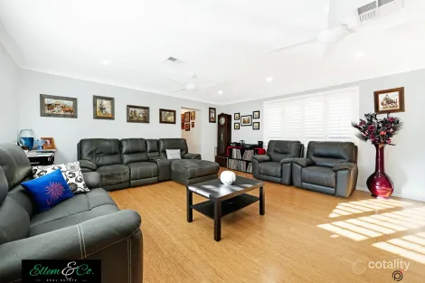 Property photo of 17 Barton Street Oak Flats NSW 2529