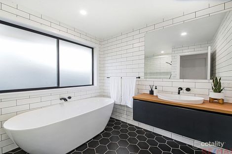 Property photo of 13 Pinaroo Street Battery Hill QLD 4551