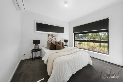 Property photo of 15 Popran Walk Wollert VIC 3750
