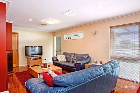 Property photo of 13 Glenscott Crescent Strathmore Heights VIC 3041