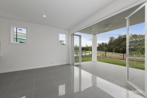 Property photo of 2/341 Macarthur Avenue Hamilton QLD 4007