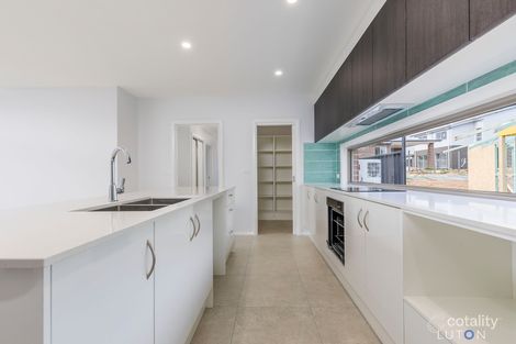 Property photo of 10 Fairbrother Street Strathnairn ACT 2615