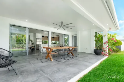 Property photo of 4 Hideaway Close Palm Cove QLD 4879