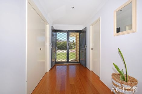 Property photo of 16 Otago Pass Meadow Springs WA 6210