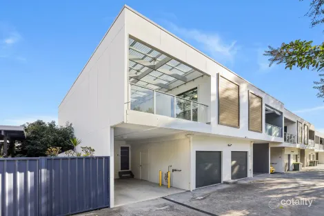2/301 Princes Hwy, Albion Park Rail, NSW 2527