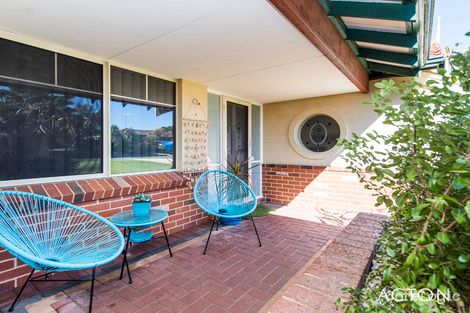 Property photo of 46 Portmarnock Circle Halls Head WA 6210