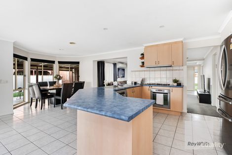 Property photo of 14 Eldergreen Circuit Craigieburn VIC 3064