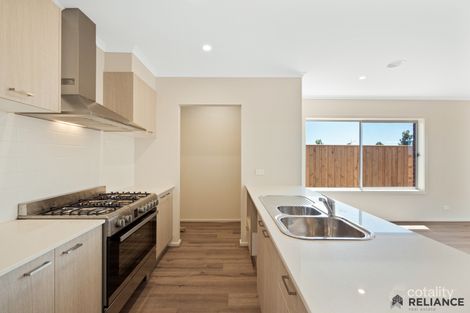 Property photo of 9 Hawkestone Street Melton South VIC 3338