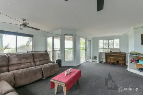 Property photo of 93 Lakeview Drive Alloway QLD 4670