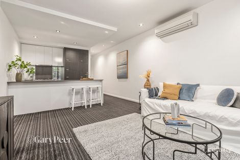 22/17 Robe St, St Kilda, VIC 3182
