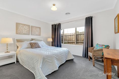 Property photo of 2/72 Smeaton Close Lara VIC 3212