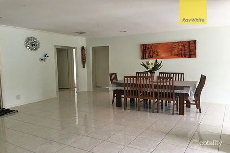 Property photo of 10 Desert Gum Way Brookfield VIC 3338