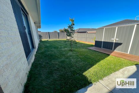 Property photo of 8 Elsey Way Clyde North VIC 3978