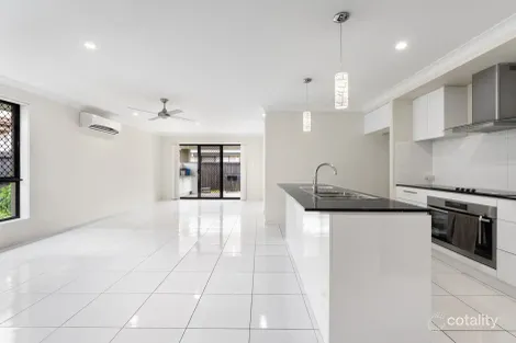 Property photo of 9 Regeling Court Loganlea QLD 4131