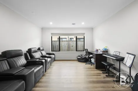 Property photo of 32 Snowbird Road Winter Valley VIC 3358
