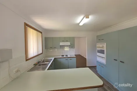 Property photo of 42 Ferntree Drive Bomaderry NSW 2541