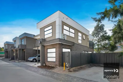 Property photo of 35/8 The Crossing Caroline Springs VIC 3023