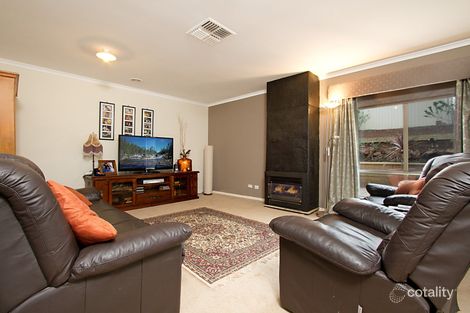 Property photo of 4 Larissa Close Romsey VIC 3434