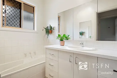 Property photo of 3/38-42 Edwards Road Kennington VIC 3550